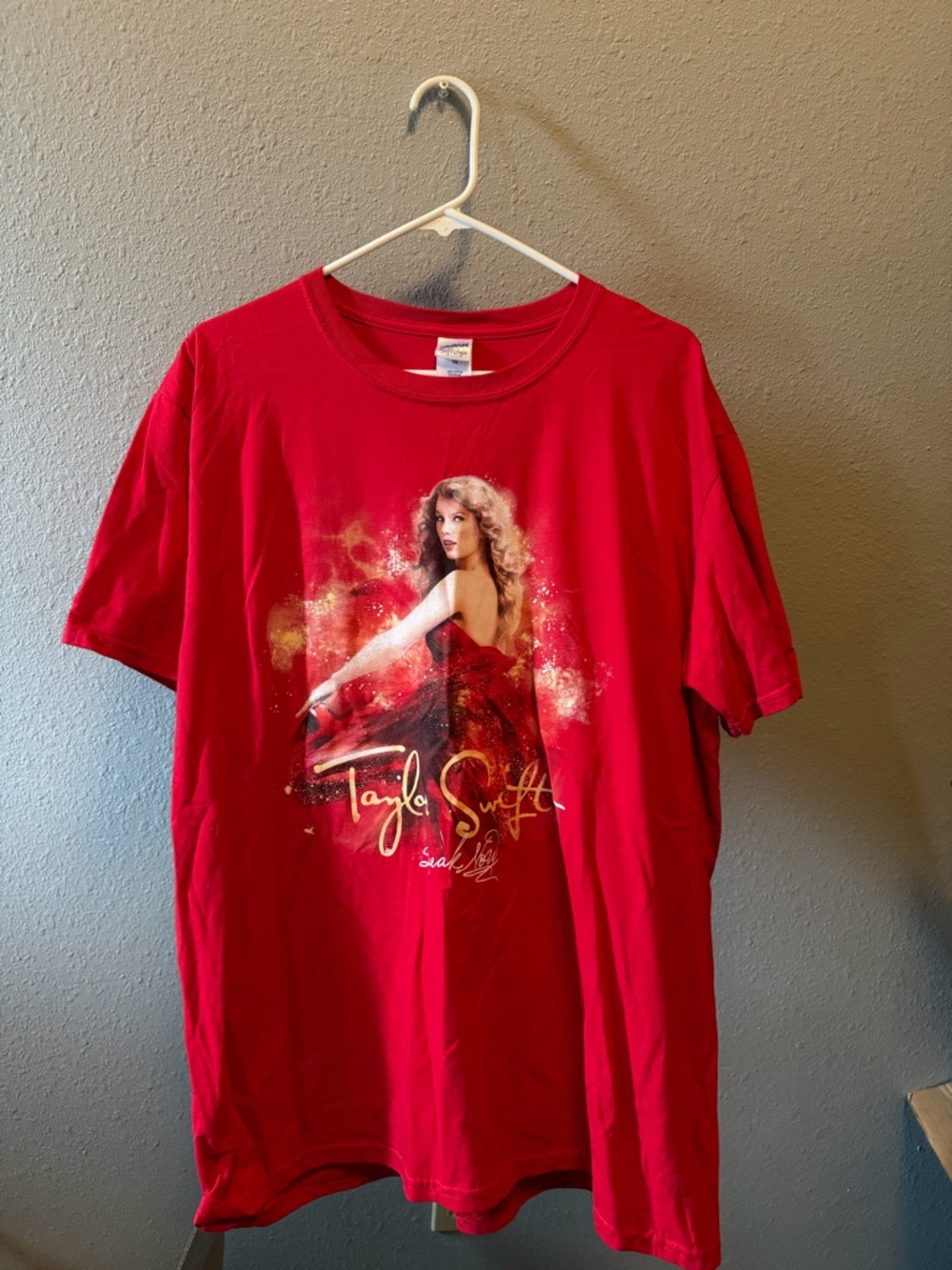 Taylor Swift Speak Now Tour Graphic Tee - Picture 4 of 9